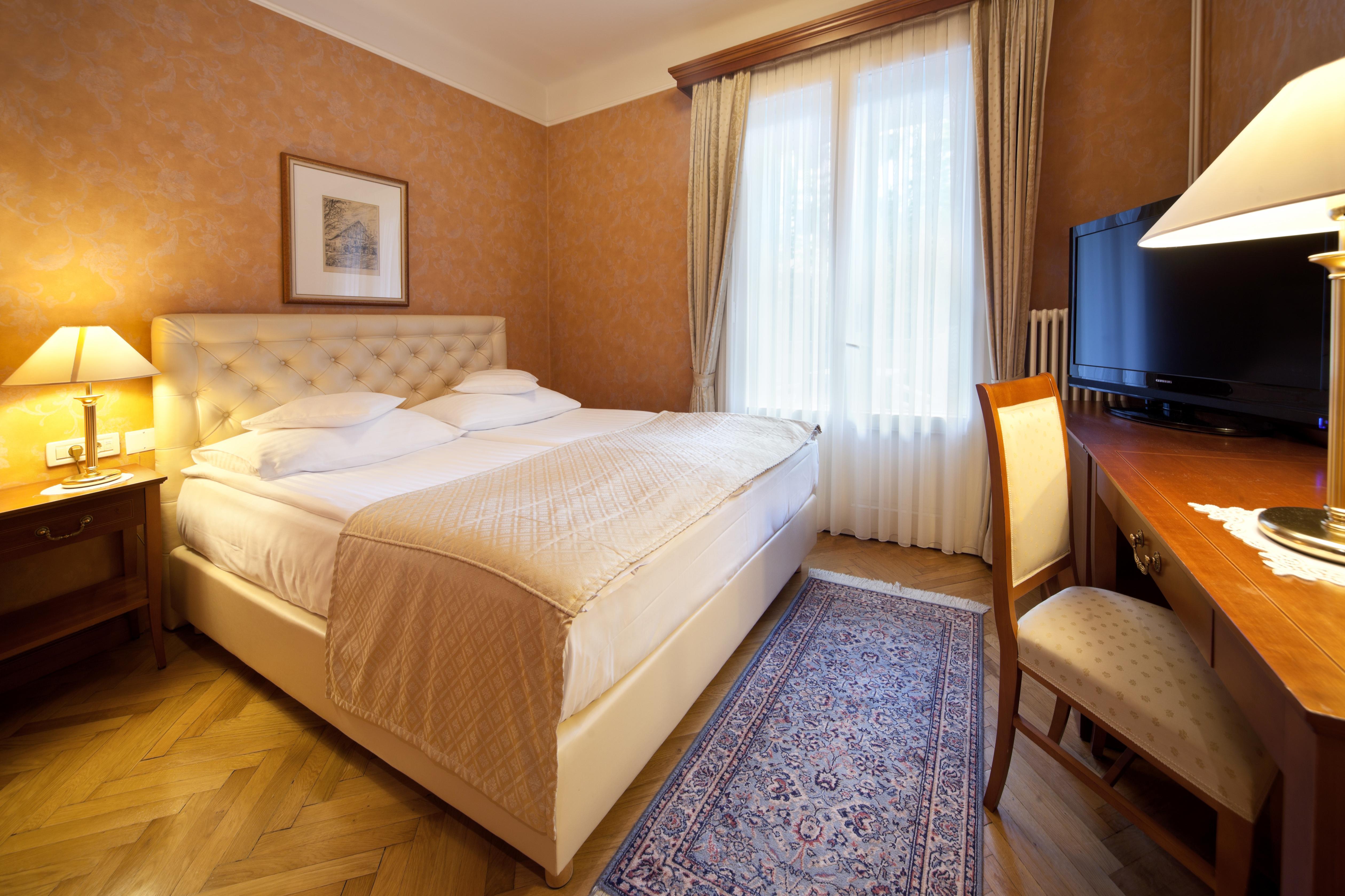 Grand Hotel Toplice - Small Luxury Hotels Of The World Bled Luaran gambar A typical hotel room