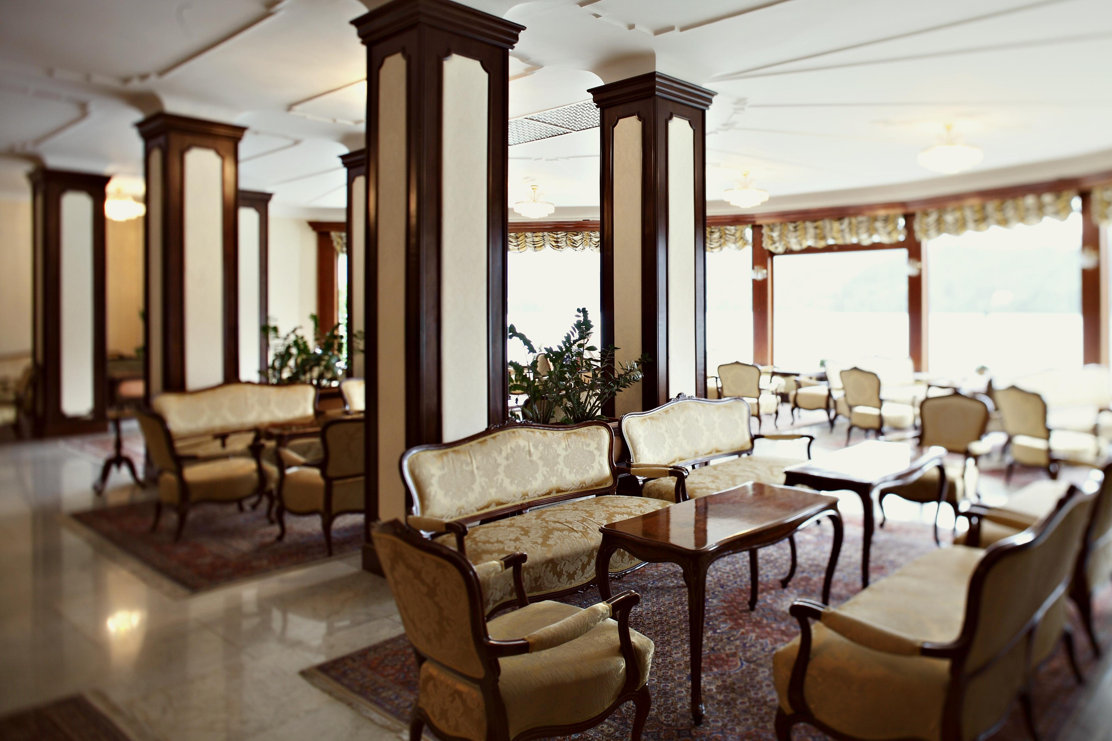 Grand Hotel Toplice - Small Luxury Hotels Of The World Bled Luaran gambar The lobby of the hotel