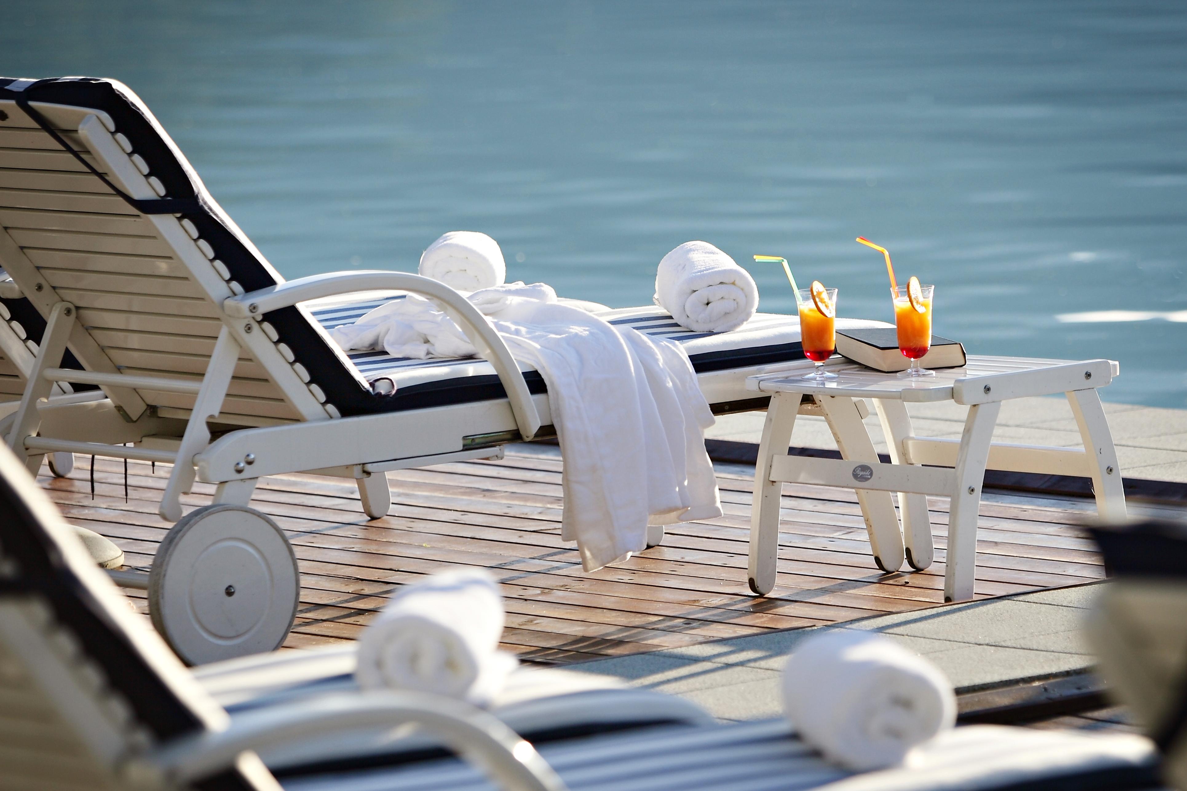 Grand Hotel Toplice - Small Luxury Hotels Of The World Bled Kemudahan gambar A poolside lounge chair